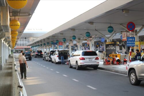 Khám phá Các Dịch Vụ Xe 7 Chỗ Đi Sân Bay Tân Sơn Nhất Tại Thuê Xe Huy Đạt