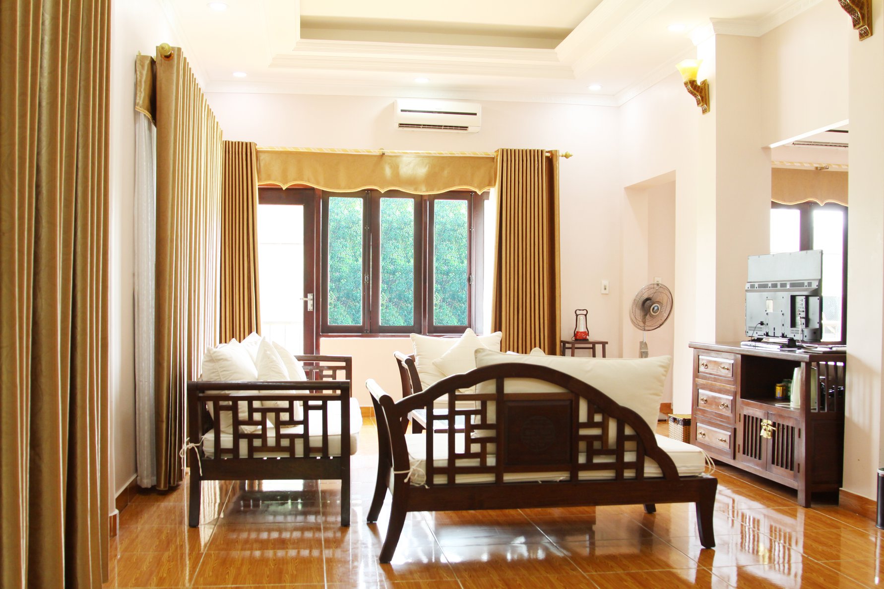 Dong A Nui Coc Resort